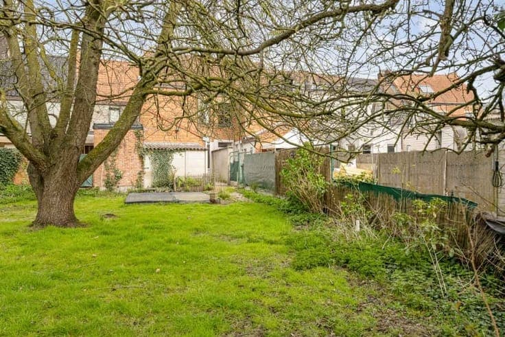 Woning met zzer grote tuin - 3 slpkmrs!