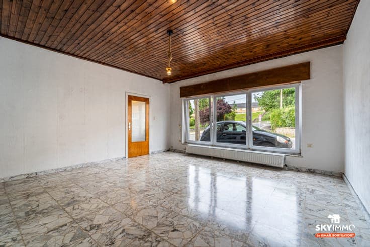 SUPERBE MAISON 3 CHAMBRES -8 GARAGES -JARDIN - SERRE - LIEGE