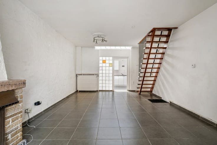 Ready-to-move-in house with 3 bedrooms in the center of Men