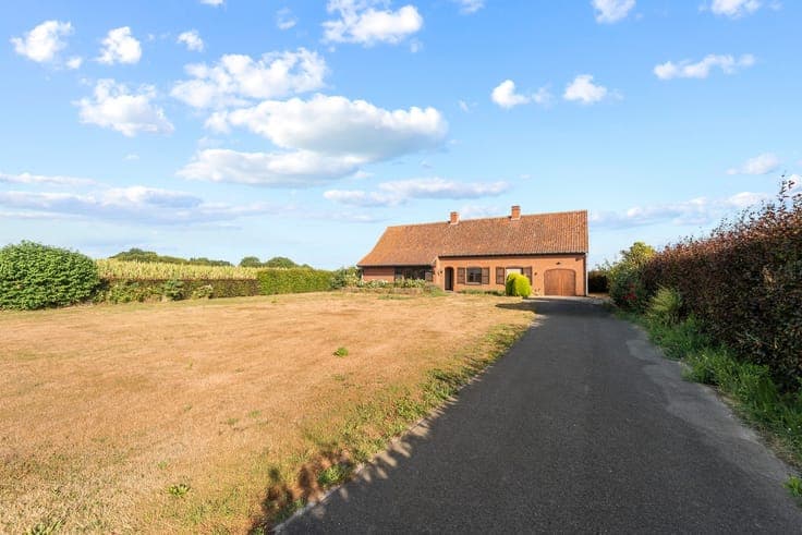 Prachtige fermette met ruime woonkamer en 7461 m² grond t...