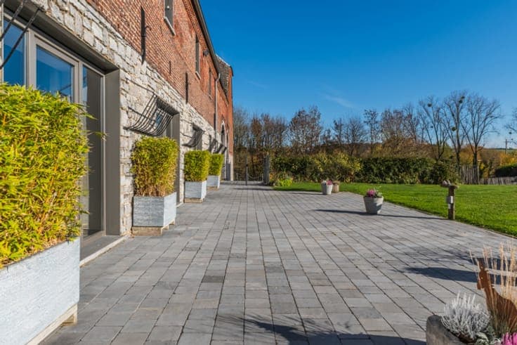 Characterful real estate estate set on 5 hectares of land