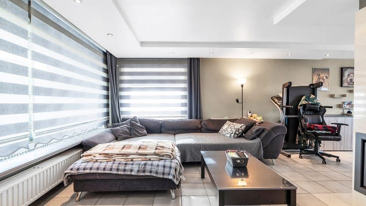 Ruime gezinswoning met 3 slaapkamers + bureel/slaapkamer ...