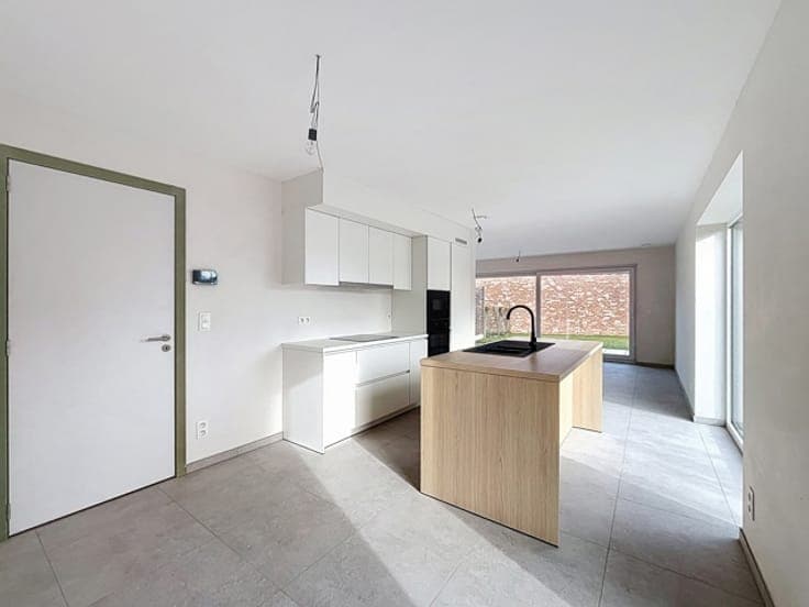 Last new construction home along Cooppallaan in Wetteren