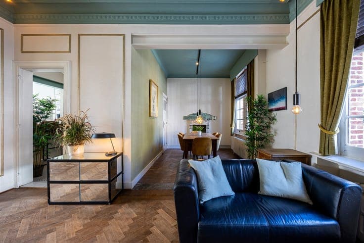 CHARMING PROPERTY WITH A SOUTH-FACING GARDEN