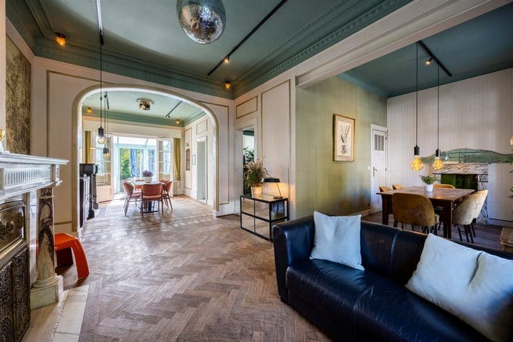 CHARMING PROPERTY WITH A SOUTH-FACING GARDEN