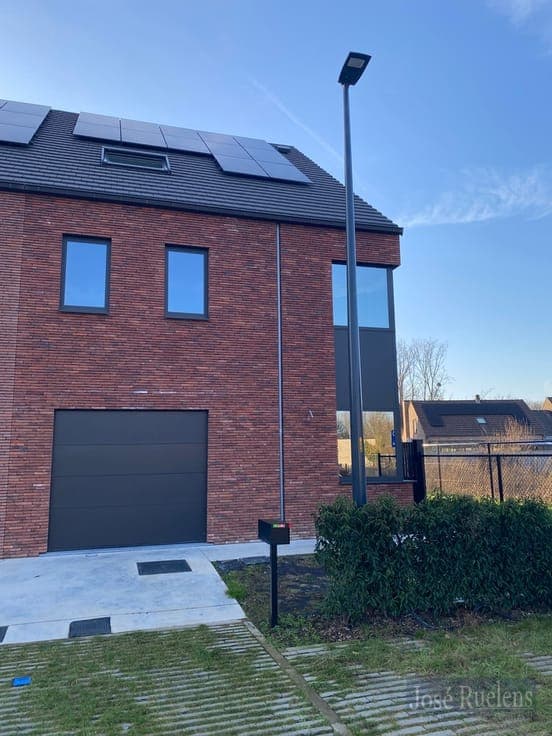 Nieuwbouw woning, VERKOOP ONDER 21% BTW, met 6 slaapkamer...