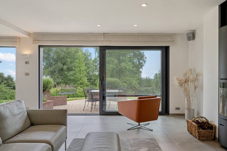 Villa with panoramic view on 32 ares (+ meadow)