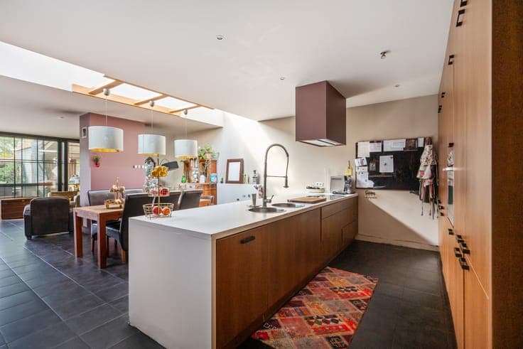 Ruime instapklare woning met 3 slpkrs op een toplocatie i...