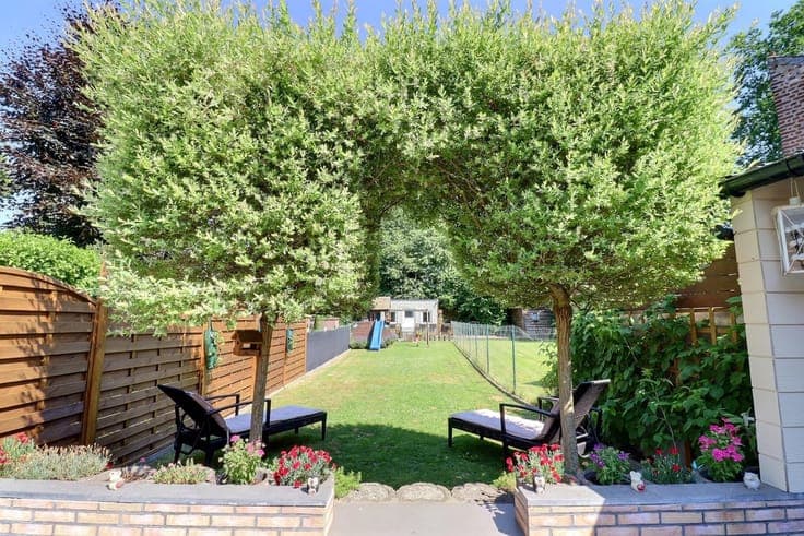 Sale - House Les Bons Villers - 369,000 €
