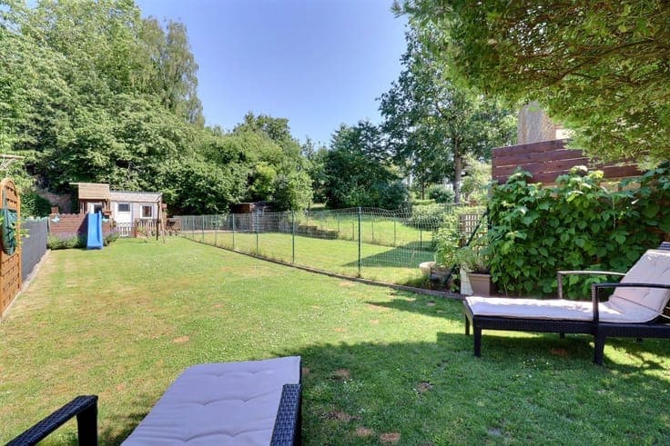 Sale - House Les Bons Villers - 369,000 €