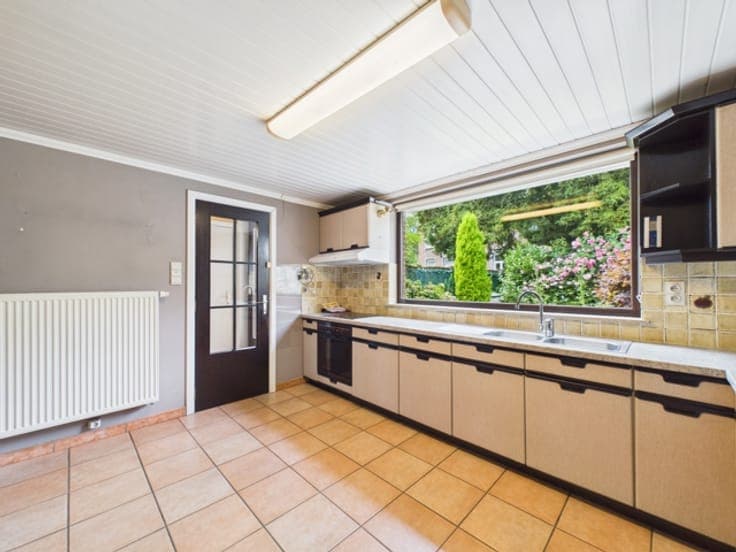 2-bedroom house with GARDEN and GARAGE