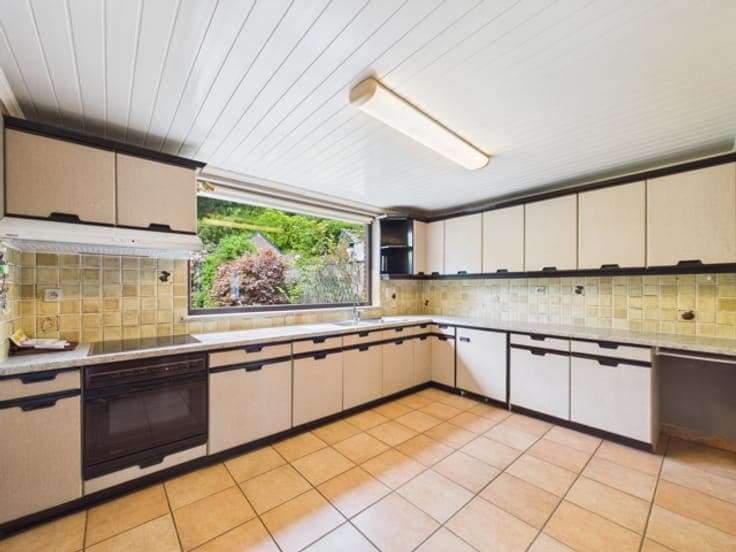 2-bedroom house with GARDEN and GARAGE