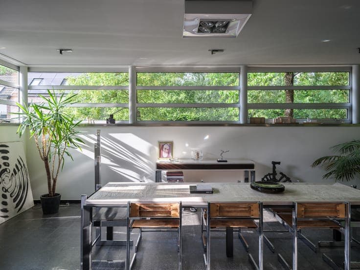 Vrijstaande architectenwoning (bvo 444 m²) op de grens me...