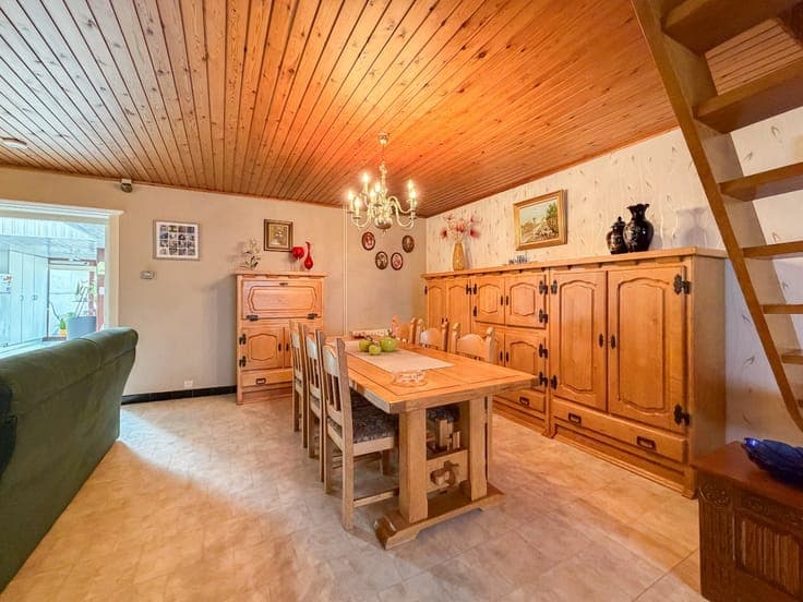 Te koop, Ruime gezinswoning met 5 slaapkamers en inpandig...