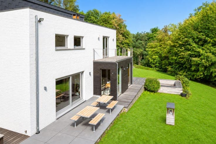 House in Housse