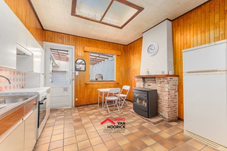Op te knappen woning in centrum van Lokeren