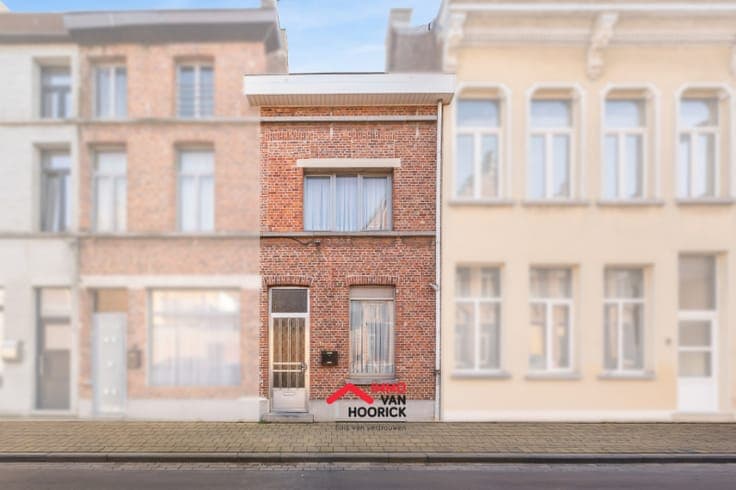 Op te knappen woning in centrum van Lokeren