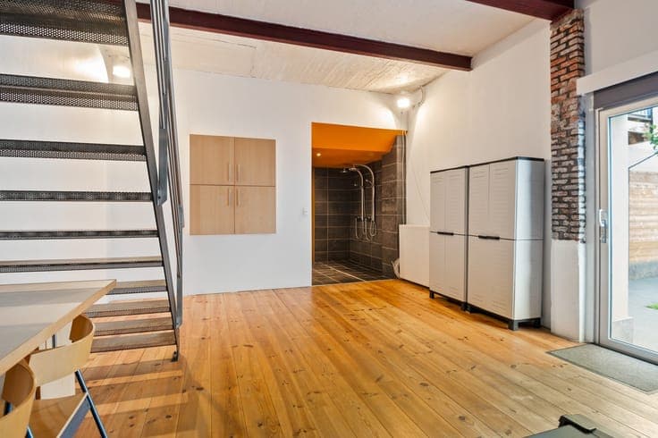 Ruime stadswoning met 4-5 slaapkamers, garage, sauna en b...