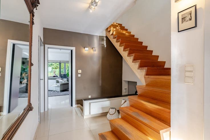 Exclusieve woning met 5 slaapkamers, tennisplein, poolhouse