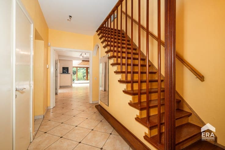 Spacious villa with garden in Laeken