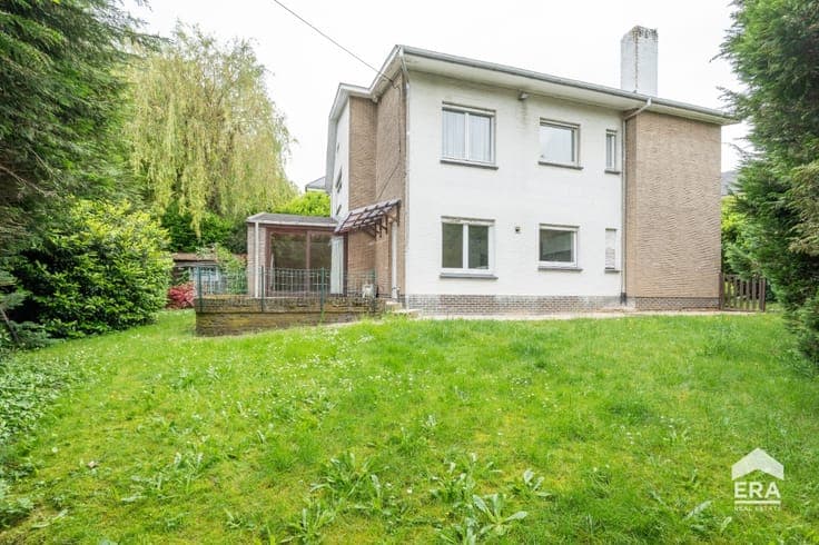 Spacious villa with garden in Laeken
