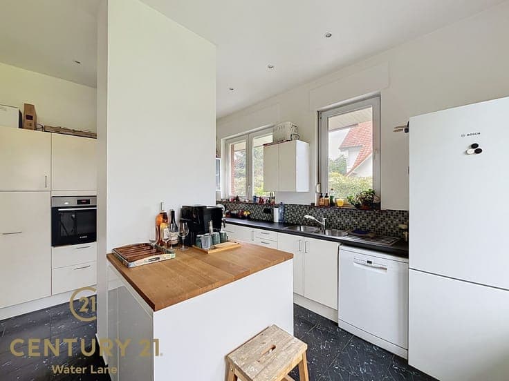 Exceptional location, a garden with great exposure, and a ch