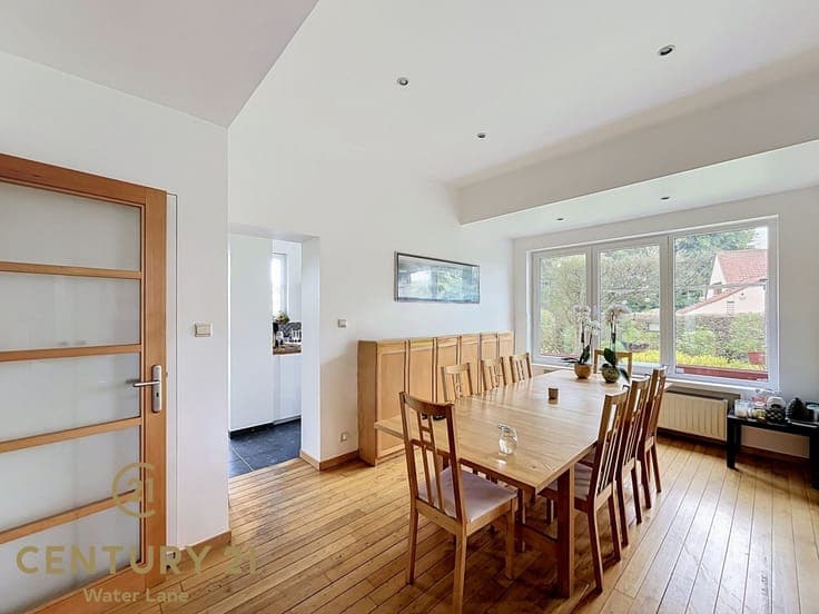 Exceptional location, a garden with great exposure, and a ch
