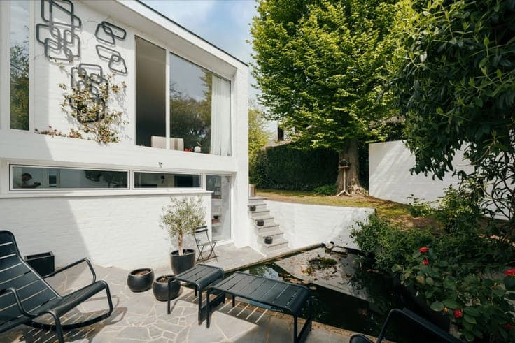 Modernist architect-designed house