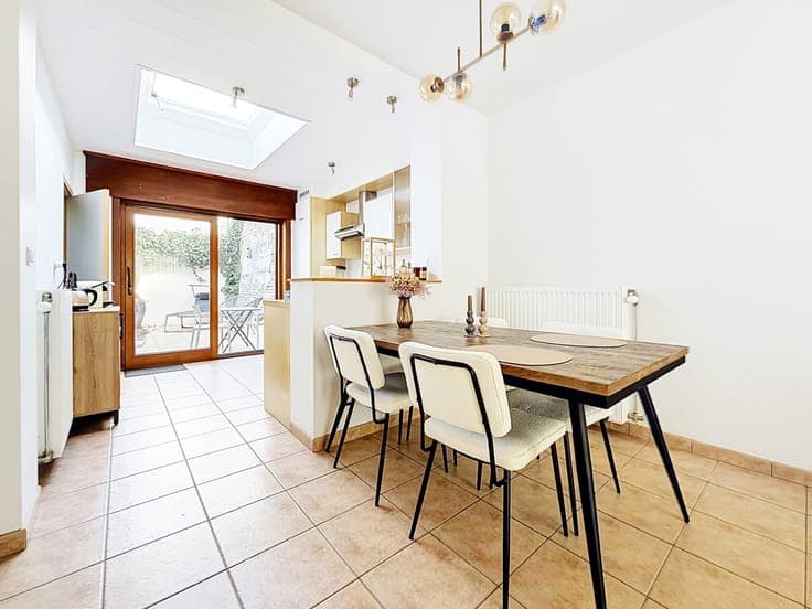 Renovated 3-bedroom house in the heart of Estaimpuis