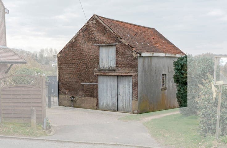 House to renovate in a quiet street in Dilbeek