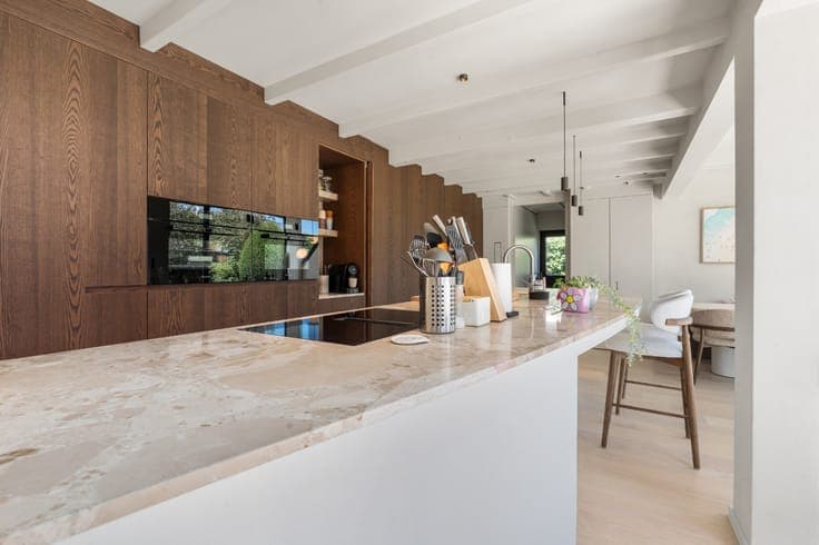 Newly renovated villa in a quiet cul-de-sac near the center