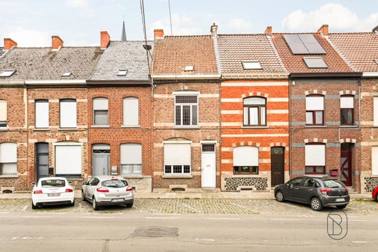 House in the center of Lessines requiring renovation