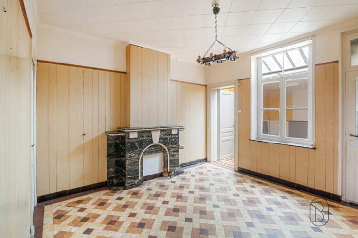 House in the center of Lessines requiring renovation