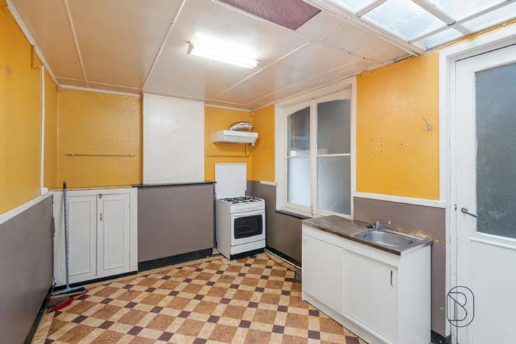 House in the center of Lessines requiring renovation