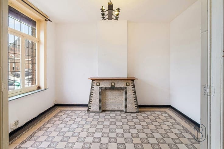 House in the center of Lessines requiring renovation