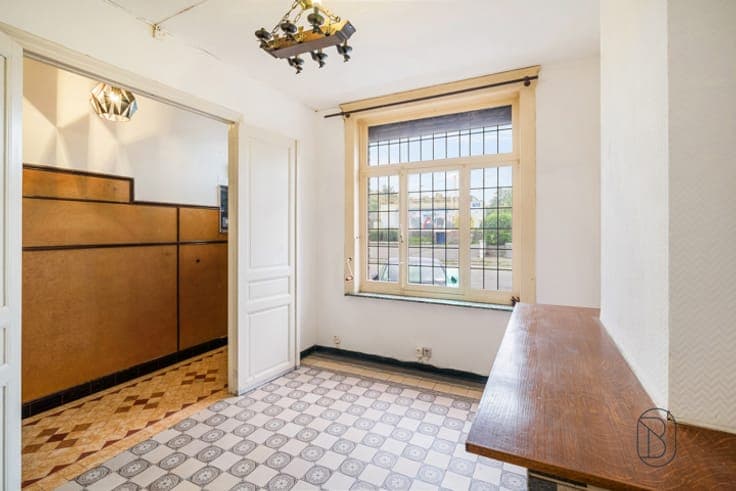 House in the center of Lessines requiring renovation