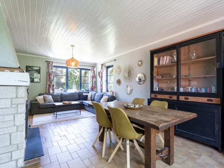 Charming bungalow with landscaped garden