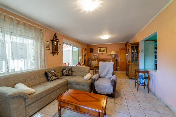 House in Montigny-le-Tilleul