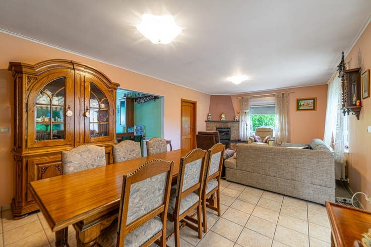 House in Montigny-le-Tilleul