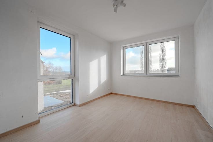 Rare opportunity: family home with exceptional views