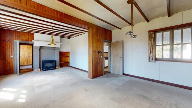 Charmante te renoveren hoeve van 300m² op 15 are