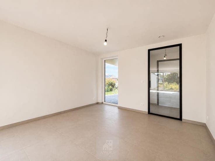 Zeer ruime en moderne halfopen nieuwbouwwoning