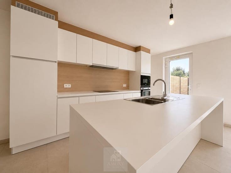 Zeer ruime en moderne halfopen nieuwbouwwoning