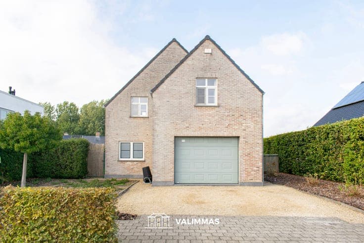 Direct instapklare, energiezuinige villa met garage en tuin