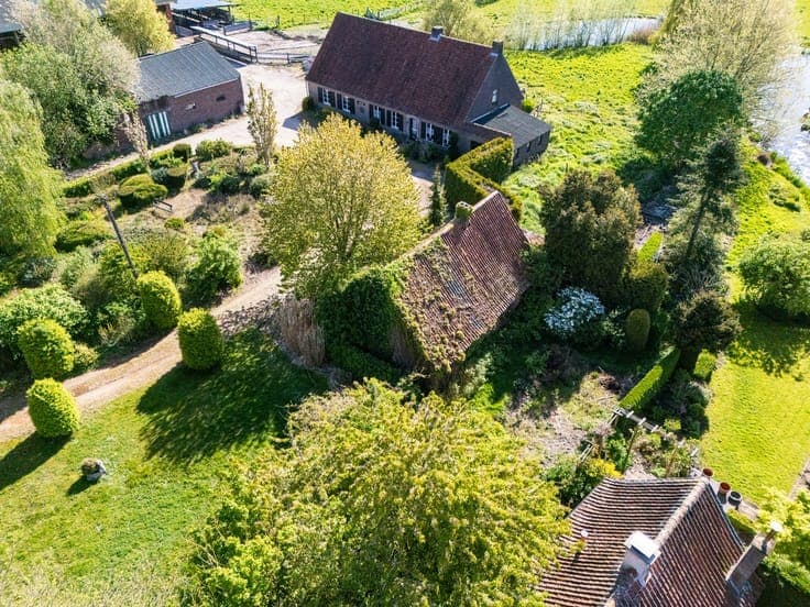 Authentieke hofstede op ca. 5,5 hectare – een oase van ru...
