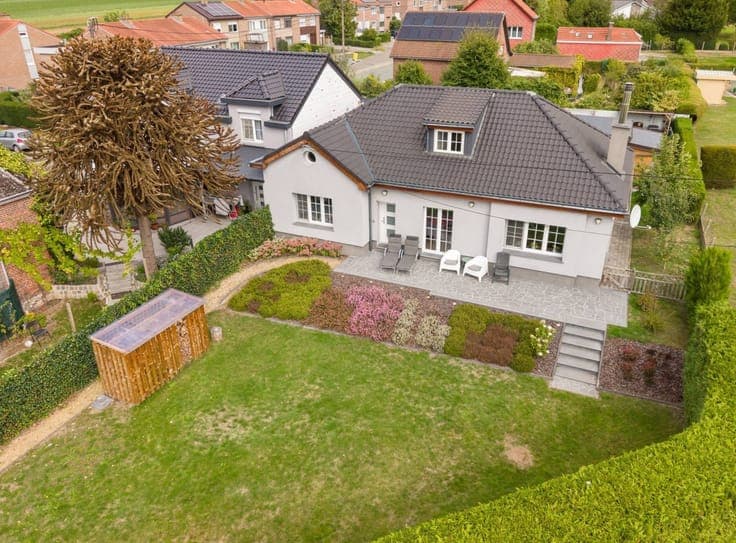 Landelijk gelegen, instapklare woning met 4 slaapkamers e...