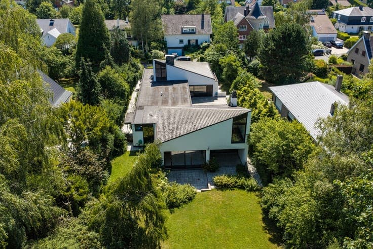 Marnix, architect VILLA i with a garden