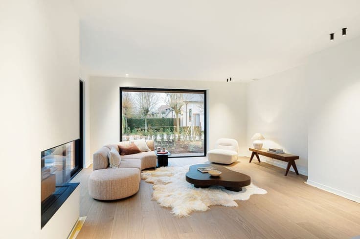 Modern new-build villa equipped with all luxury in contempor