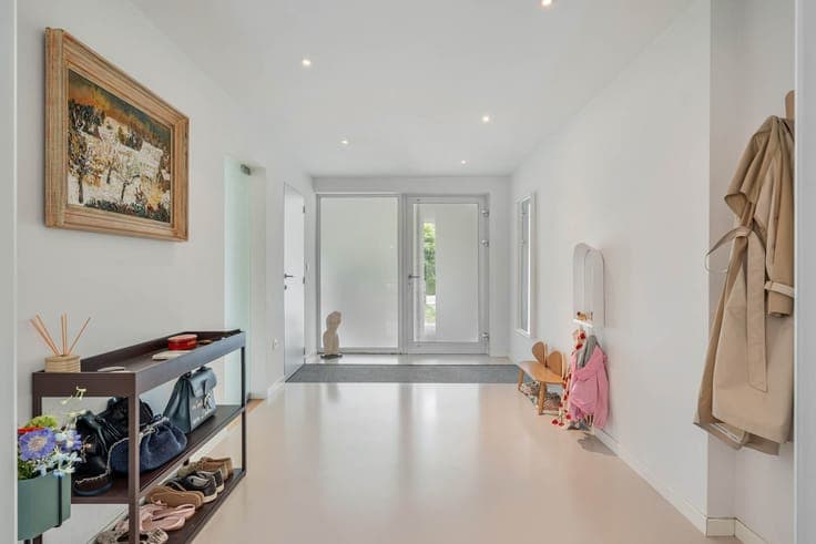 Moderne open bebouwing met zwembad, 5 slaapkamers en EPC B