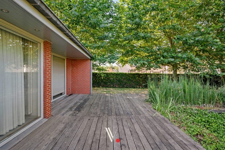 Alleenstaande woning op prachtig groen perceel van 1.000 ...